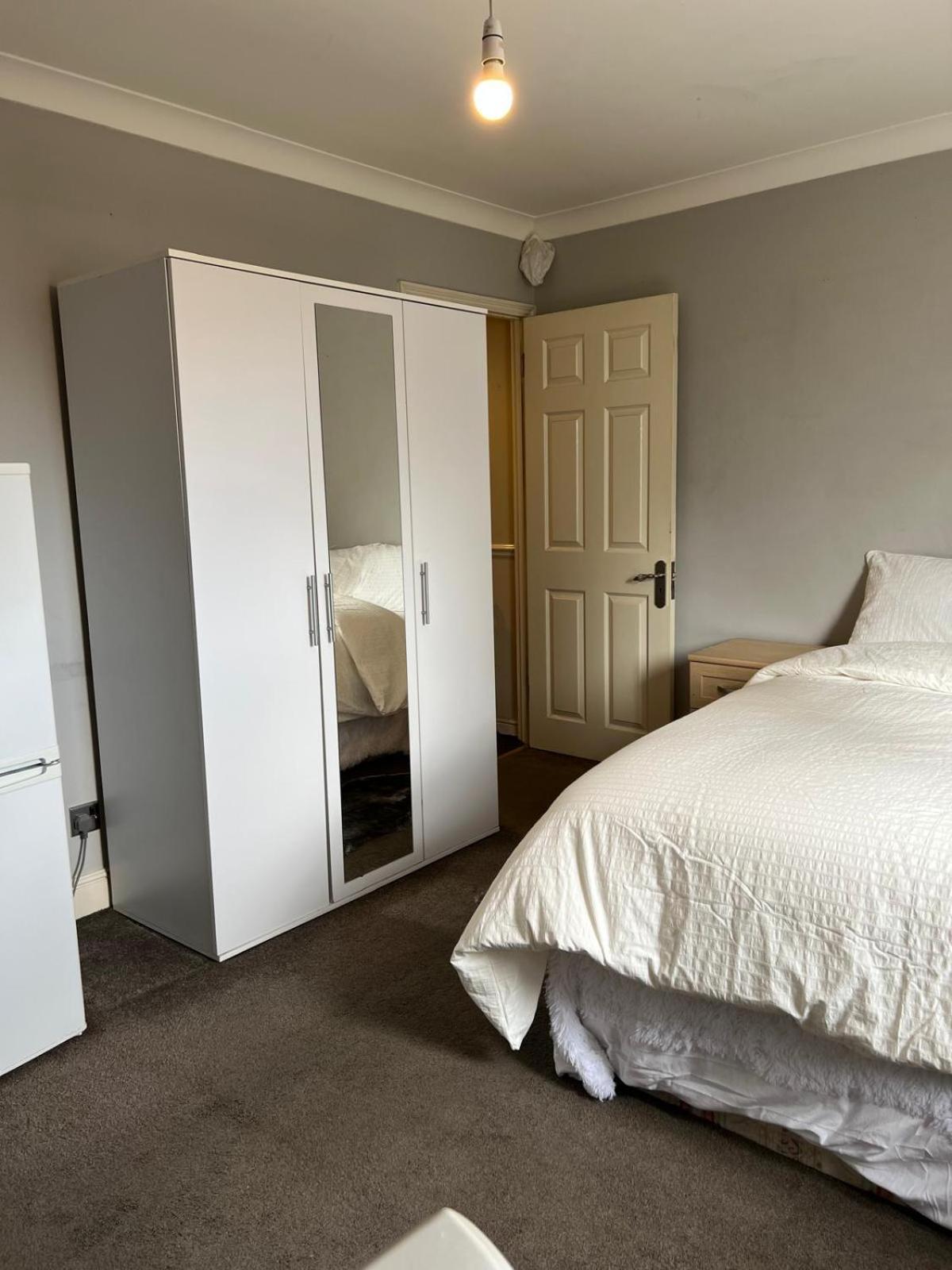 Oxborne Rooms Uk - 22 Seaton Лондон Екстериор снимка
